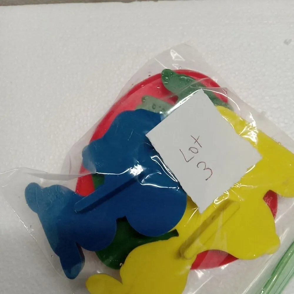 Vintage LOT OF 4 SNOOPY COOKIE CUTTERS Peanuts Plastic  lot 3